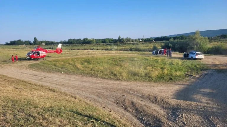 Intervenție rapidă: Copil de 3 ani, salvat dintr-o fântână de pompierii voluntari