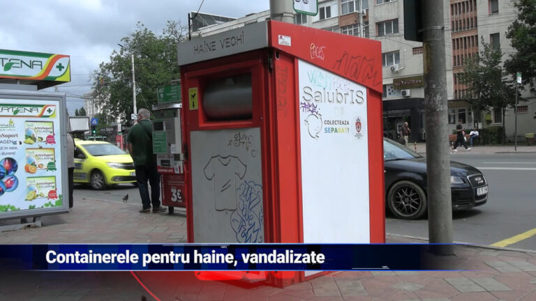 Containerele pentru haine, vandalizate