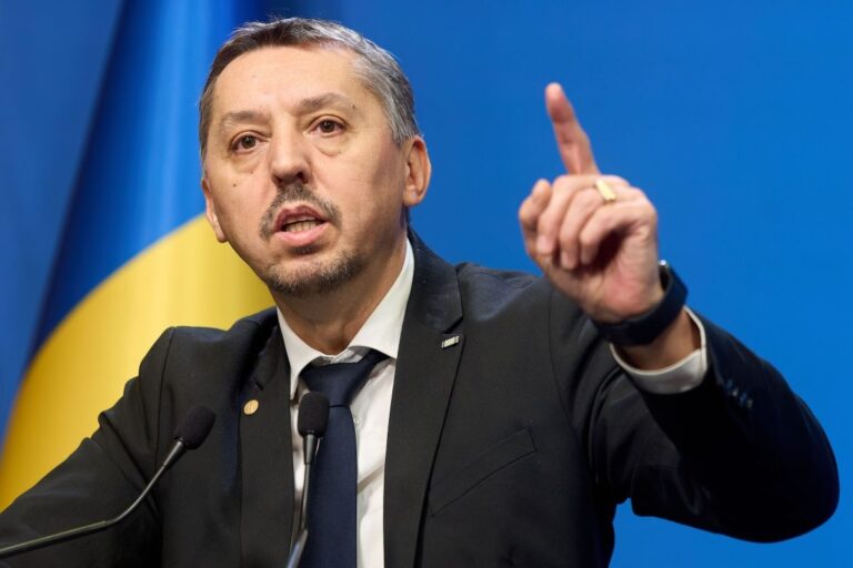 Ministrul Educației rezistă protestelor și nu își dă demisia