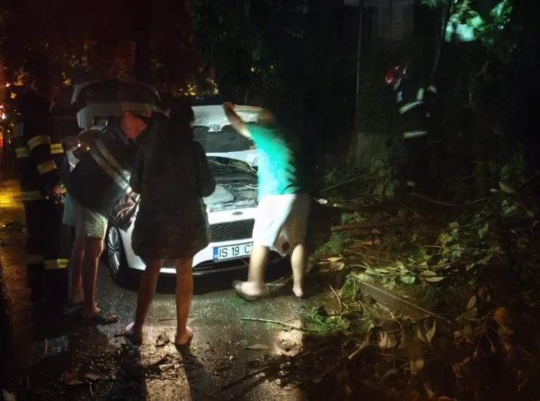 Impactul furtunii în Iași: Probleme majore înregistrate în diverse locații