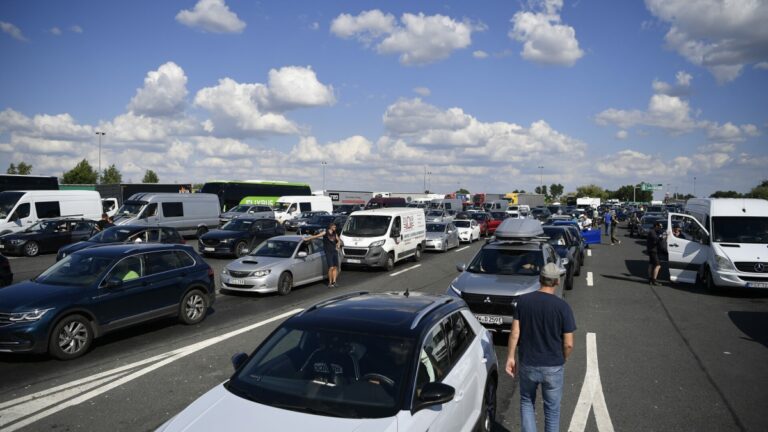 Răzbunarea vameșilor: se așteaptă mult la Vama Sculeni