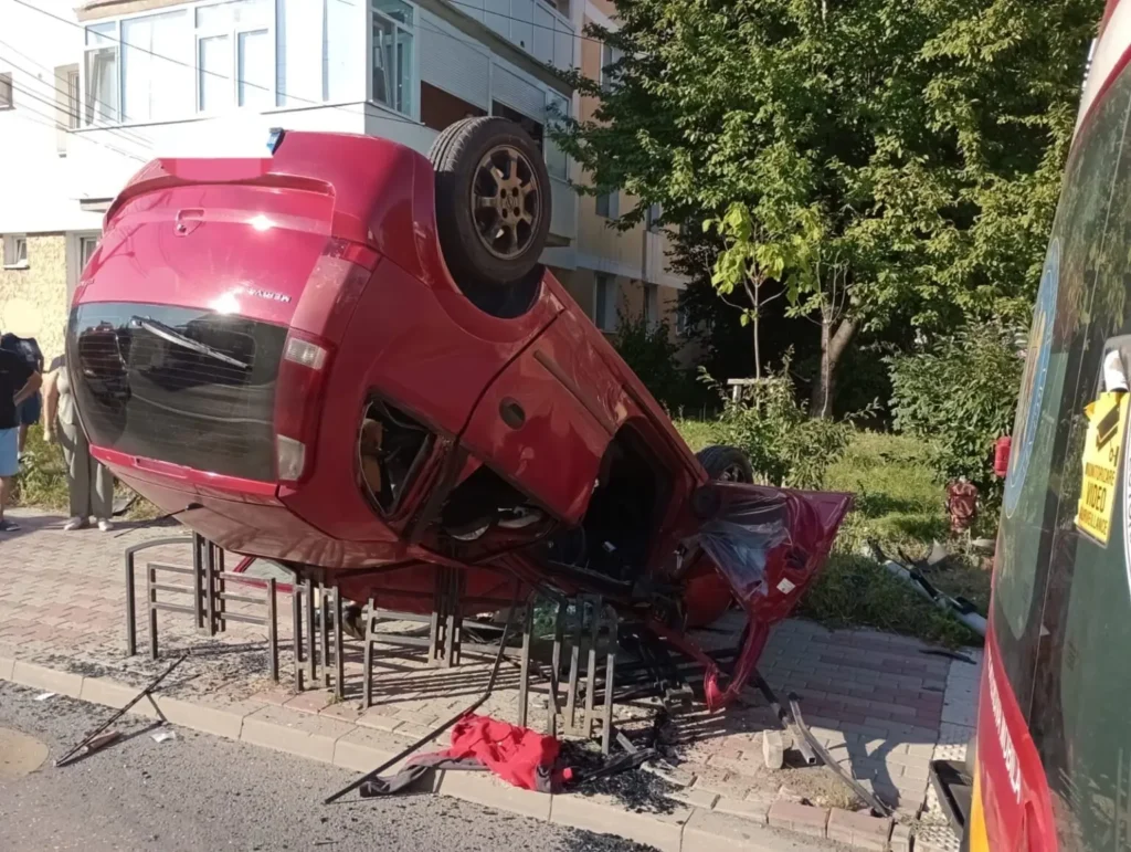 Accident în Piatra Neamț: Un șofer a fost rănit