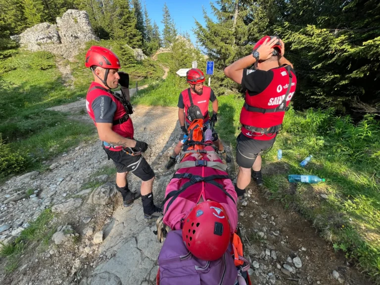 Accident în Masivul Ceahlău: O persoană a fost lovită de o stâncă