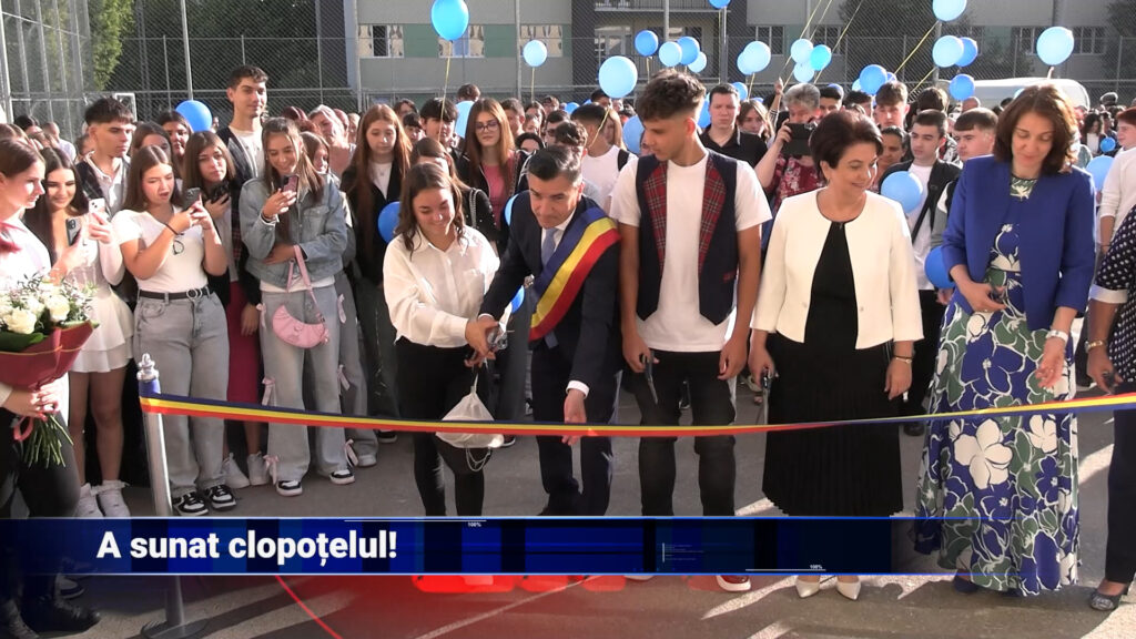 A sunat clopoțelul
