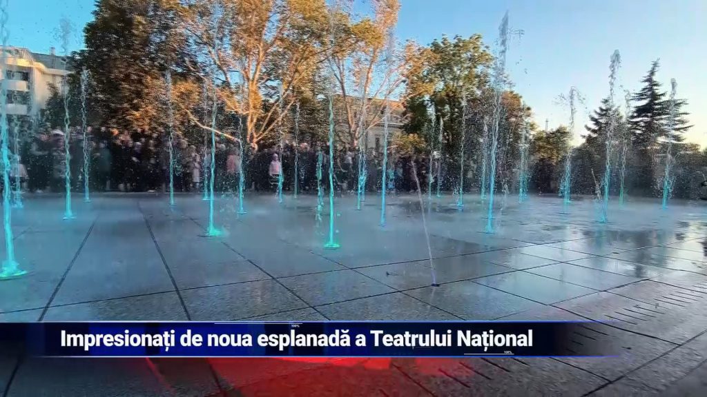 Impresionați de noua esplanadă a Teatrului Național
