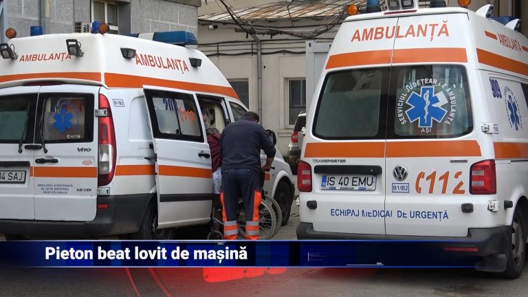 Pieton beat lovit de mașină