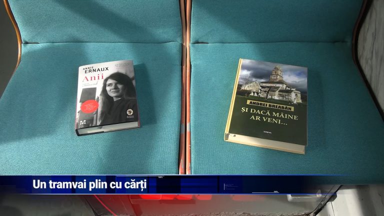 Un tramvai plin cu cărți