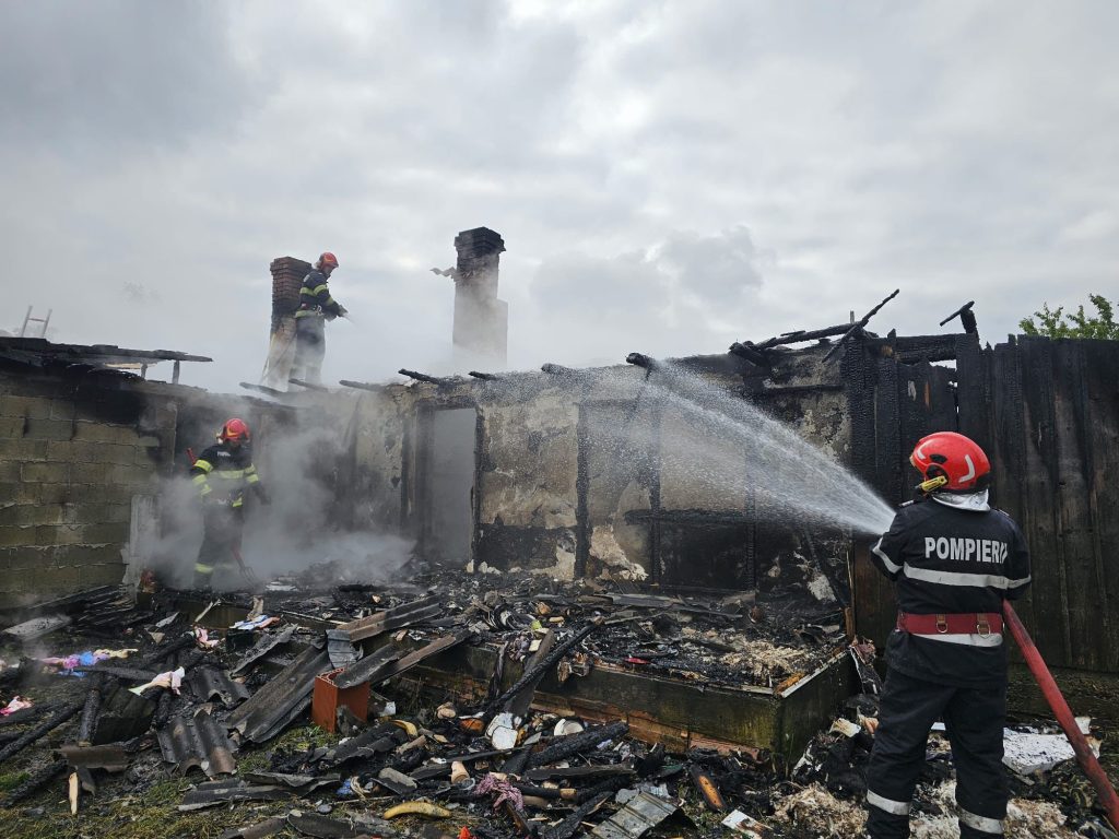 Femeie de 97 de ani, găsită carbonizată în casa făcută scrum