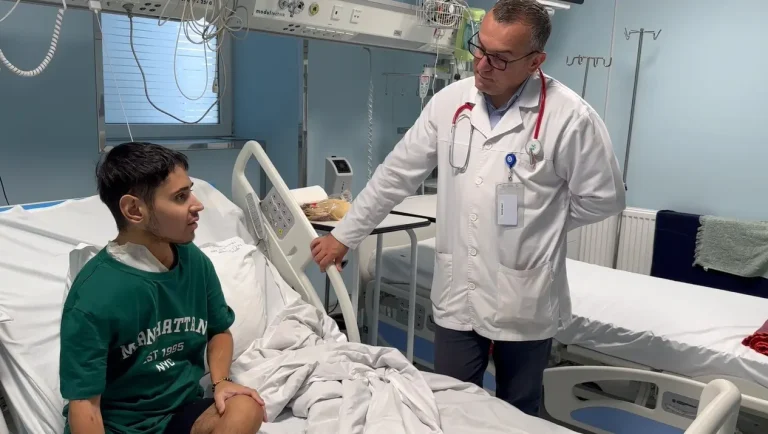 11 ani de dializă: Drama lui Marian, copilul de la Holban care și-a petrecut copilăria în spital