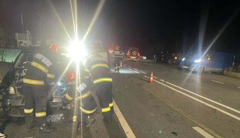 Accident grav pe DN 28, la Miclăușeni: Două victime transportate la spital