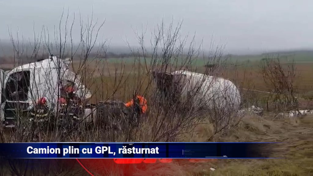 Camion plin cu GPL, răsturnat