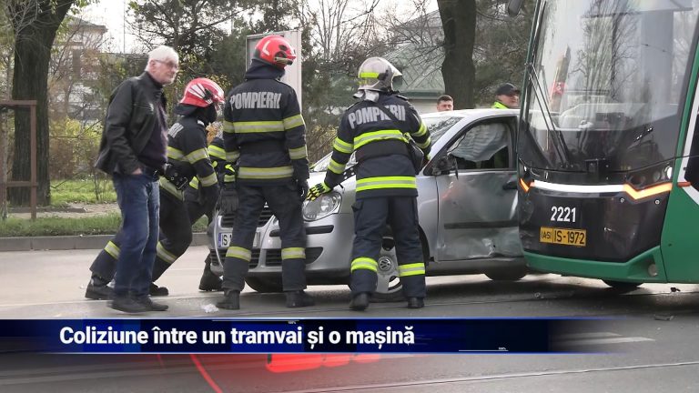 Coliziune între un tramvai și o mașină