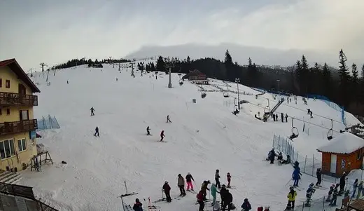 S-a deschis cea mai lungă pârtie de schi din România. 8,2 kilometri de coborâre continuă