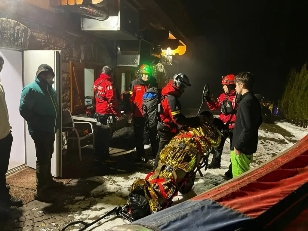 VIDEO. Tânăr din Republica Moldova, salvat de pe Ceahlău după o intervenție de patru ore
