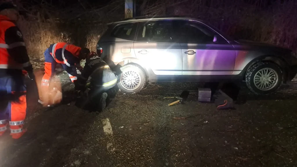 Sfârșit cumplit pentru o femeie din comuna Bogdănești: Strivită de propria mașină în curtea casei