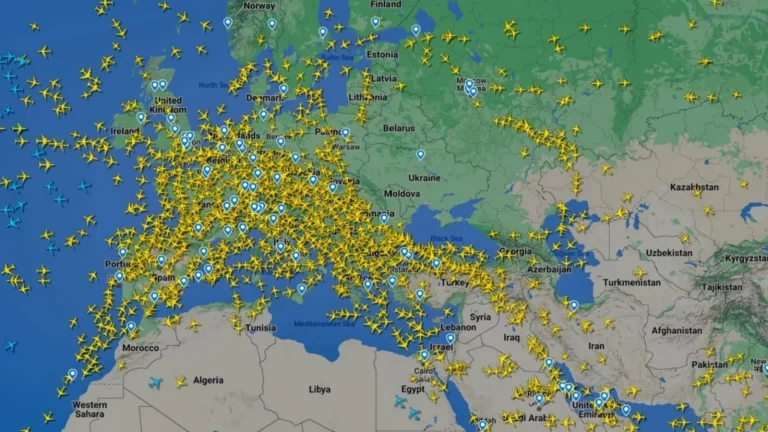 Companiile aeriene globale suspendă rutele spre Orientul Mijlociu: Impact major asupra traficului aerian pe fondul riscurilor de securitate
