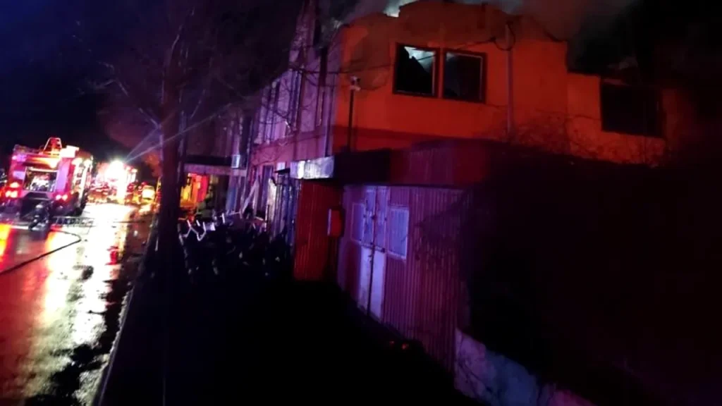 Restaurant de 800 mp, mistuit de flăcări în toiul nopții la Huși