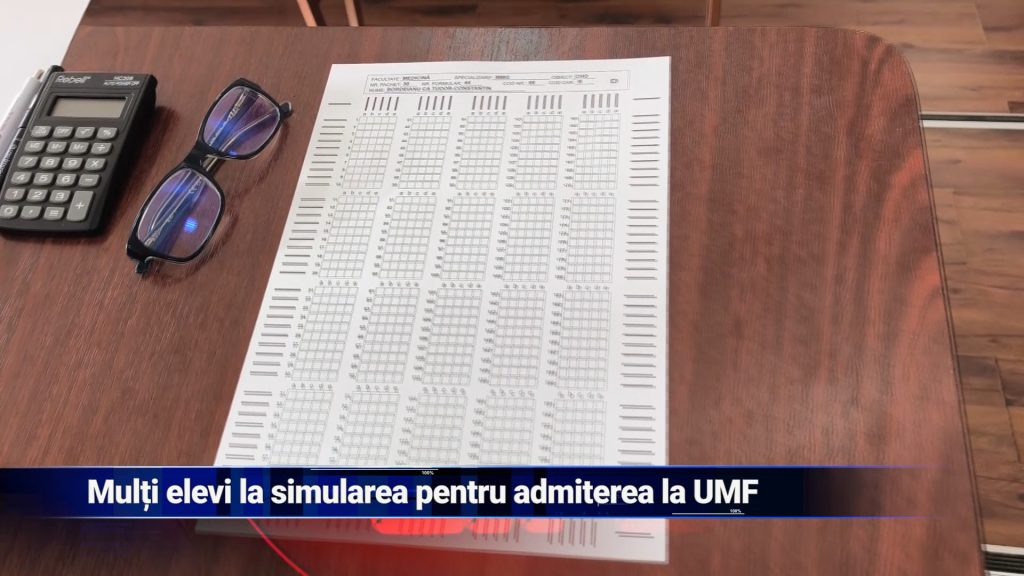 Mulţi elevi la simularea pentru admiterea la UMF