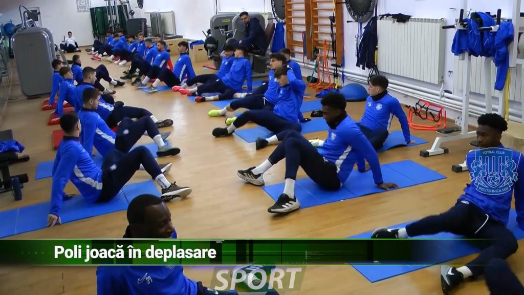 POLI JOACĂ ÎN DEPLASARE