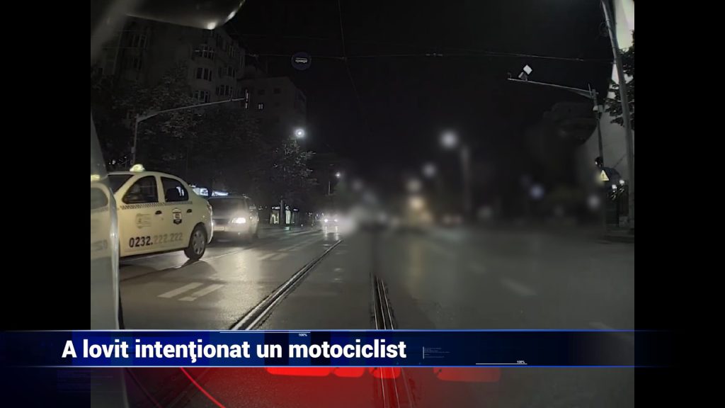 A lovit intenţionat un motociclist