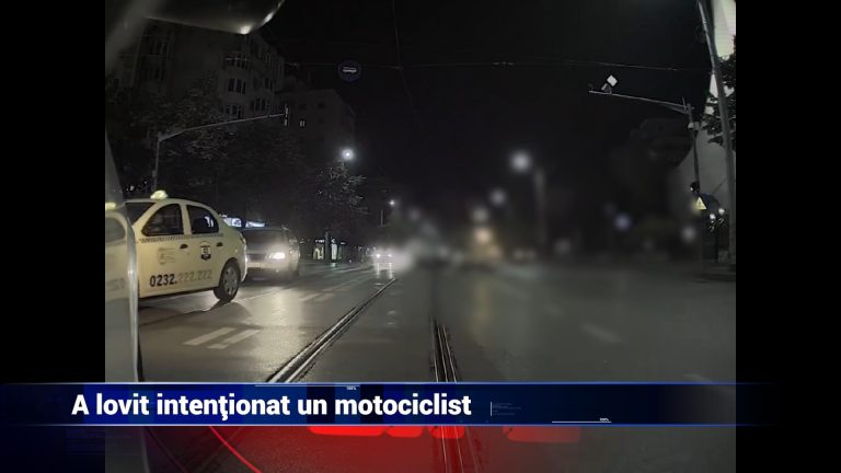 A lovit intenţionat un motociclist