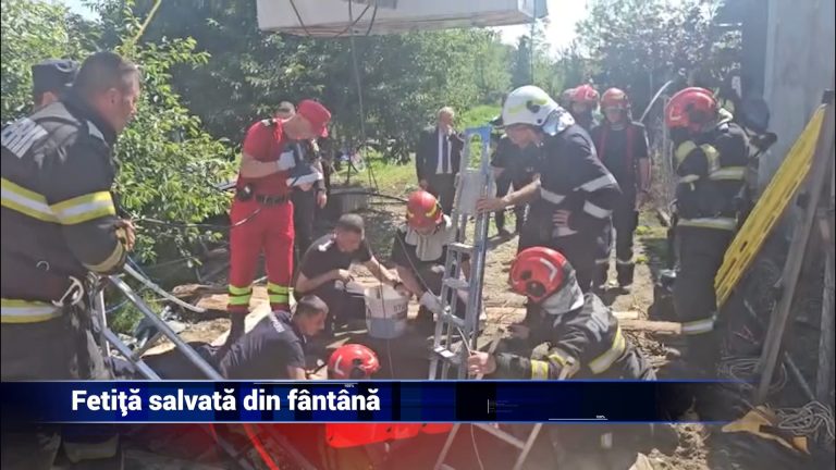 FETIŢĂ SALVATĂ DIN FÂNTÂNĂ