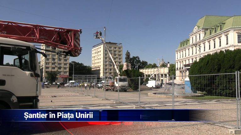 ŞANTIER ÎN PIAŢA UNIRII