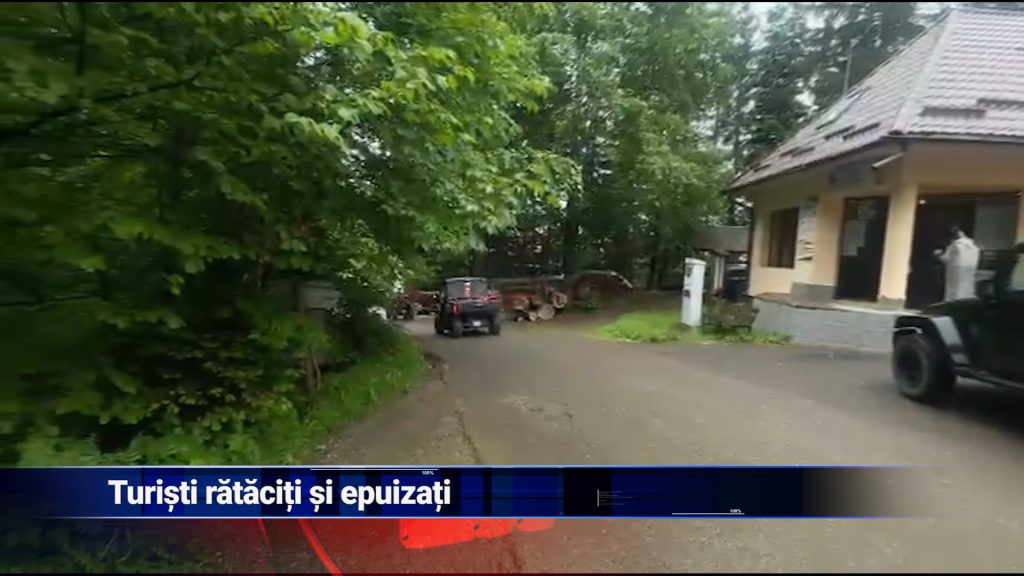 TURIŞTI RĂTĂCIŢI ŞI EPUIZAŢI