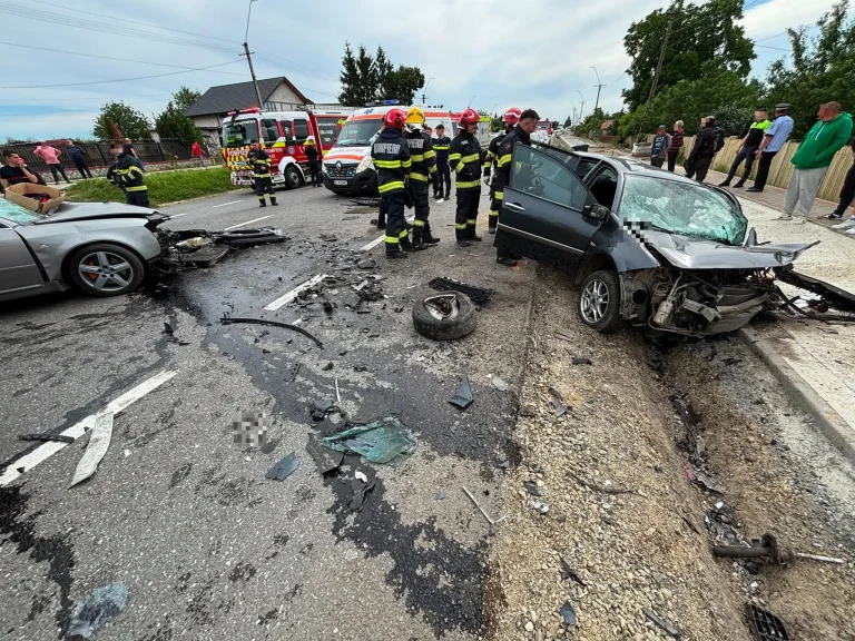 Accident rutier grav pe DN 28, în județul Iași: Două persoane au rămas încarcerate în urma unui impact violent în zona Budăi