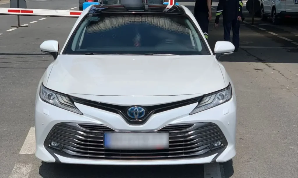 Mașină de lux căutată în Austria, confiscată la Vama Sculeni. Șoferul este cercetat pentru tăinuire