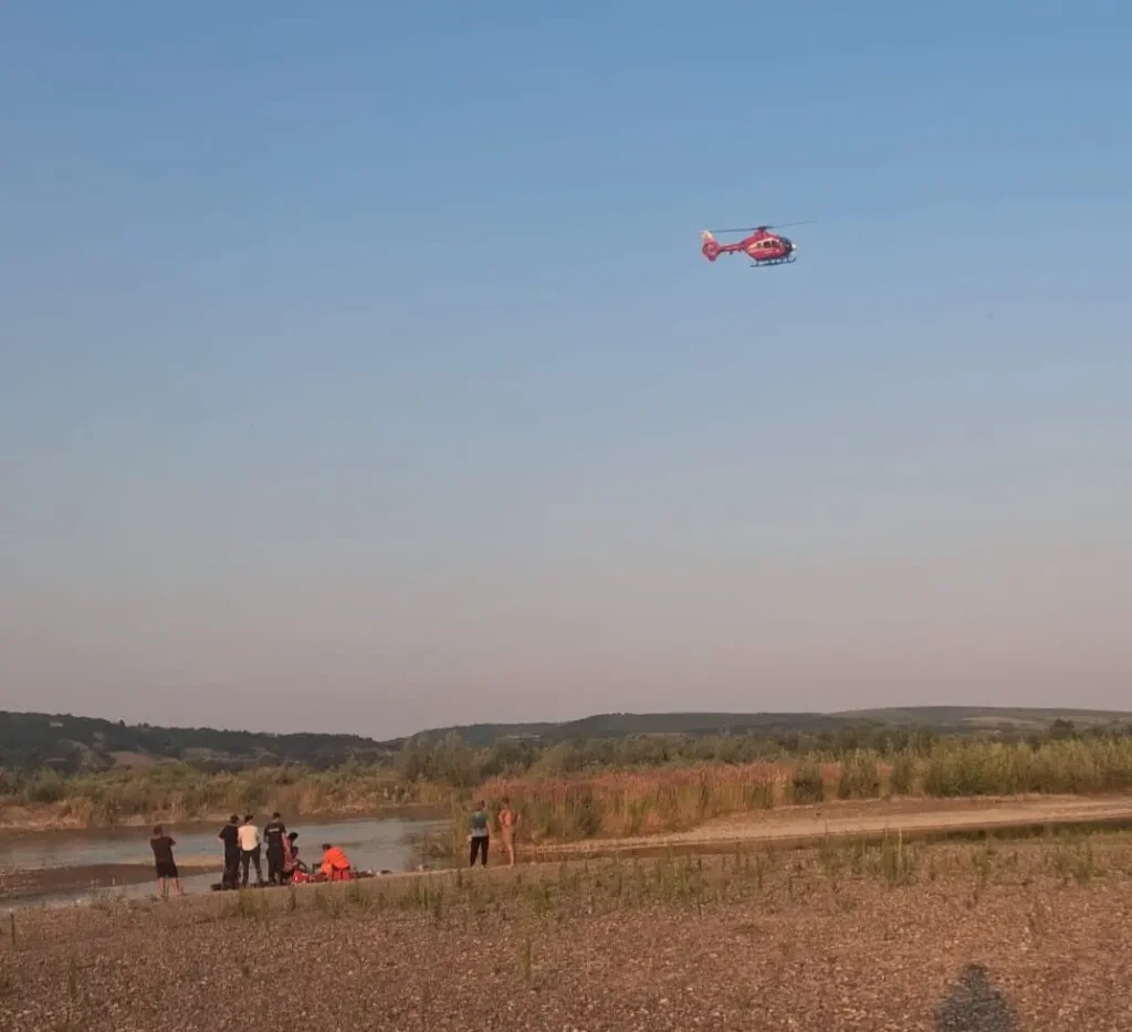 Mobilizare de salvatori și elicopter SMURD pentru un adolescent scos din Siret. Din păcate, băiatul de 16 ani nu a supraviețuit