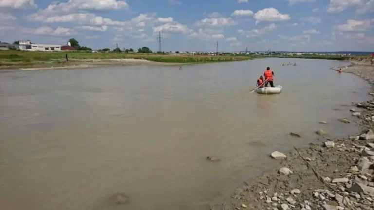 Tragedie în județul Botoșani: Un băiat de 14 ani s-a înecat în iazul Polonic din Dorohoi