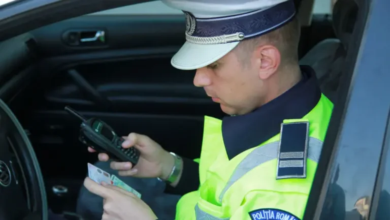 Șofer de 73 de ani, lăsat pieton după ce a fost înregistrat de radar cu 172 km/h pe centura din Târgu Jiu