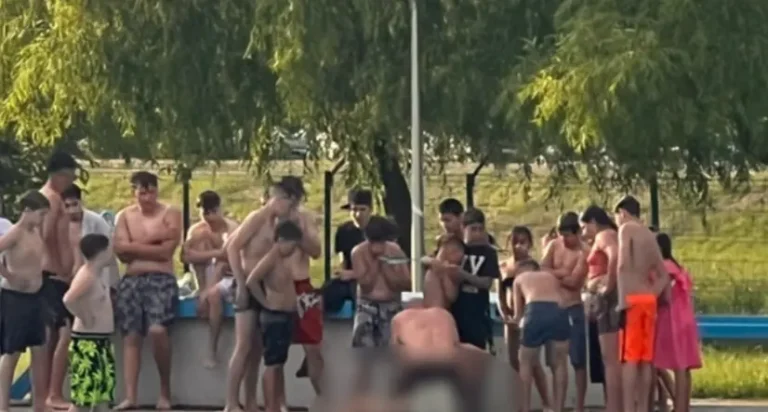 Copil de 6 ani, în stare critică după ce s-a înecat la Ștrandul Municipal. SMURD l-a resuscitat la fața locului