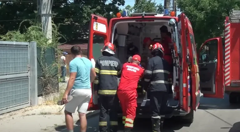 Accident rutier la Hârlău. Două mașini s-au ciocnit, o persoană a fost transportată la spital