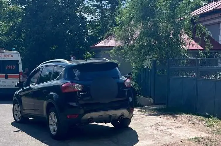 Copil de un an, accidentat mortal de mașina condusă de tatăl său