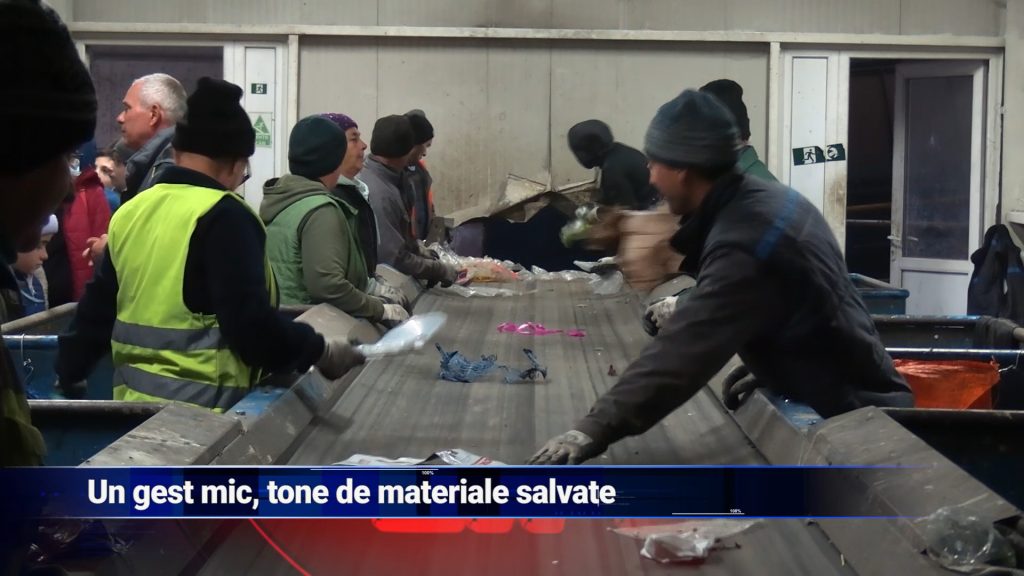 UN GEST MIC, TONE DE MATERIALE SALVATE