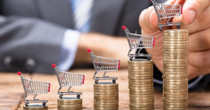 Inflația a scăzut la 8,2% în iulie, dar serviciile și alimentele continuă să se scumpească