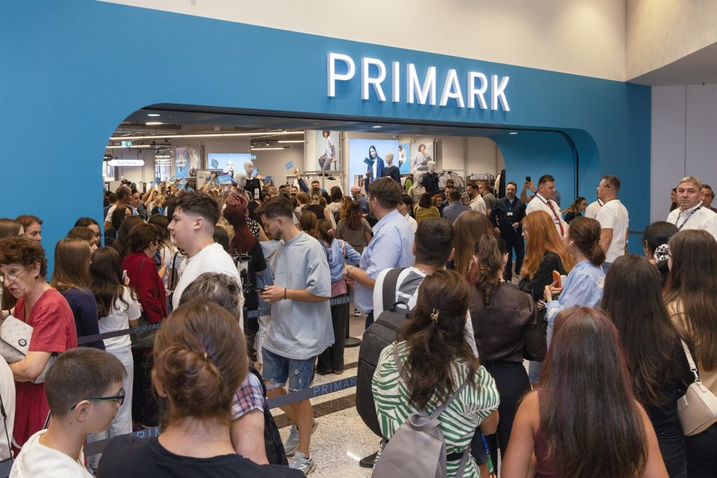 Primark a deschis primul magazin din Iași. Investiția se ridică la 10 milioane de euro